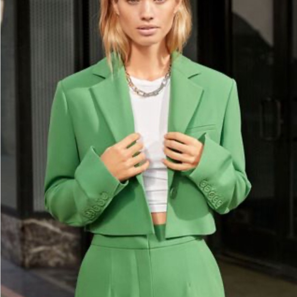 DYNAMITE Cropped Green Blazer-brand new
